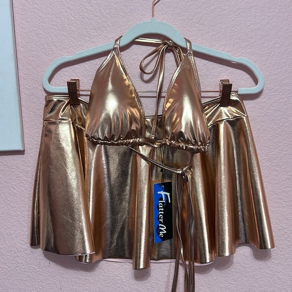 Flatter Me Rose Gold Shiny Bikni Top & Skirt Set. Size XL - Picture 2 of 7